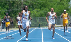 NC A&T duo helps USA advance to 4x400m final