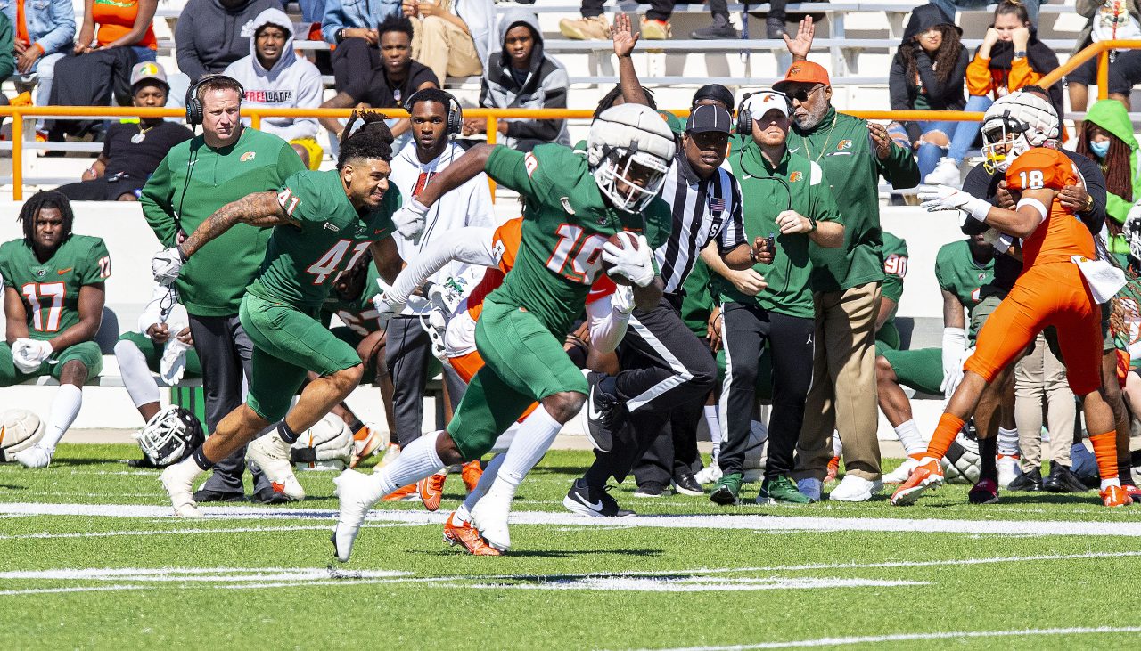 Green team dominates orange in scrimmage - Florida A&M