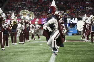 Darius Leonard flies South Carolina State band to perform