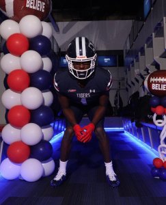 Jackson State lands prospect with multiple-Power Five offers