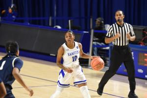 Mapp’s performance pushes Hampton to beat CAA foe Hofstra