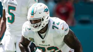 Terron Armstead leaves Miami Dolphins practice with leg injury