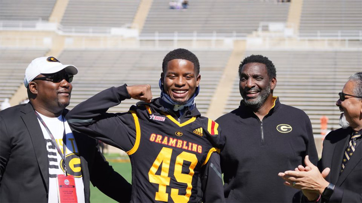 Grambling State to name field after James Harris, Doug Williams