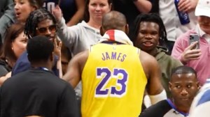 LeBron James gets Shedeur Sanders and Travis Hunter starstruck