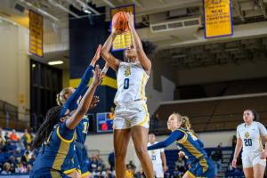 North Carolina A&T beats Hofstra in CAA Tournament