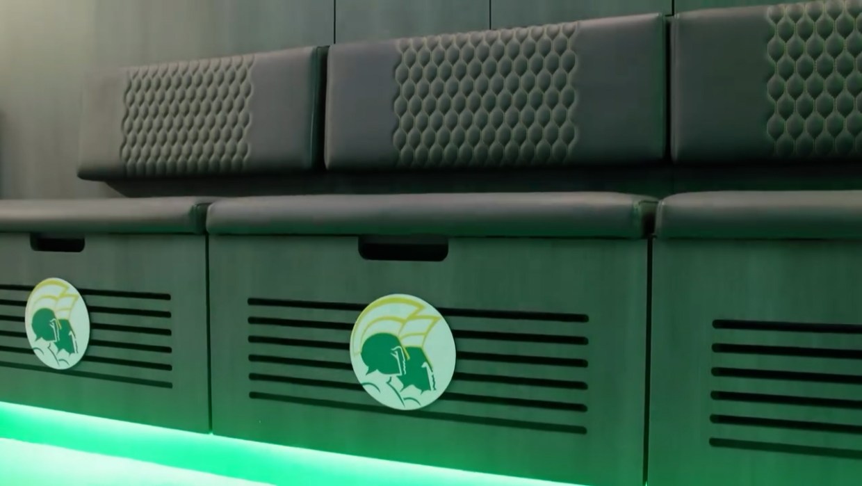 Sequence 03.00_00_36_04.Still002