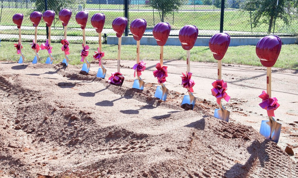 NEW Ground Breaking Top Photo DRW