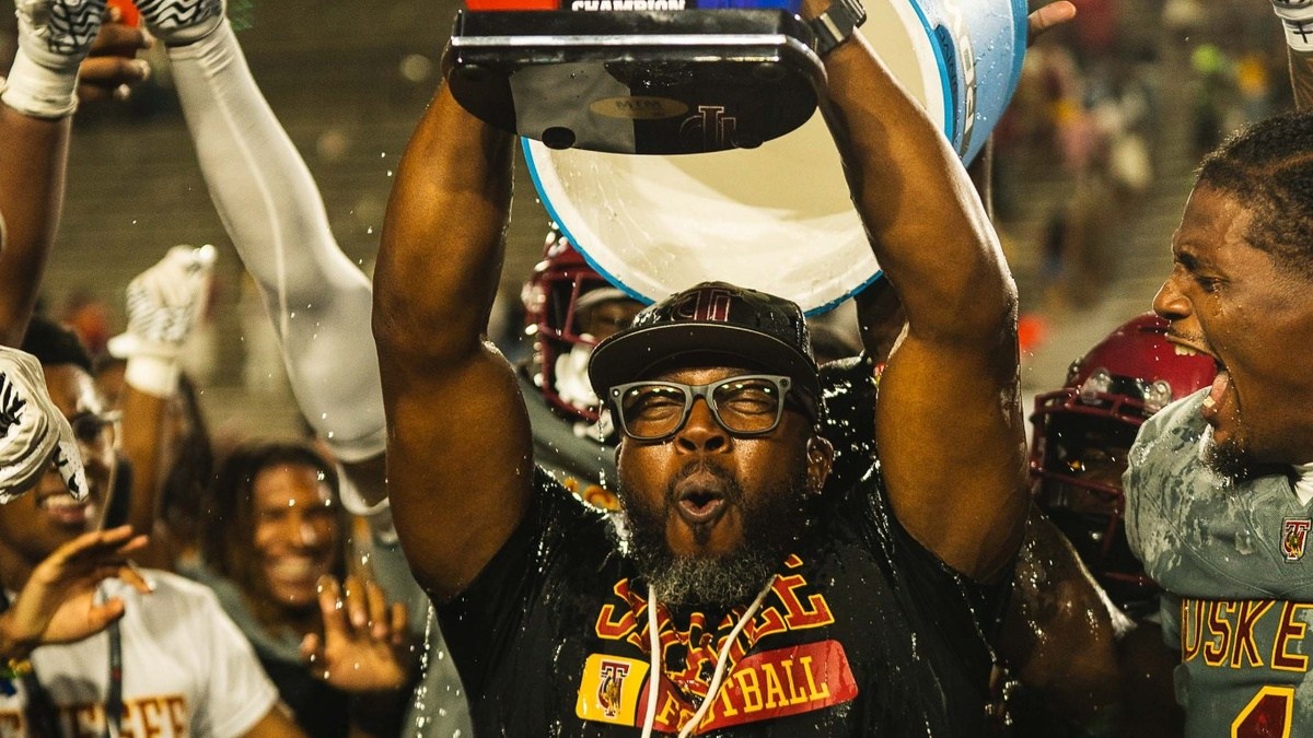 Tuskegee_Aaron_James_Featured